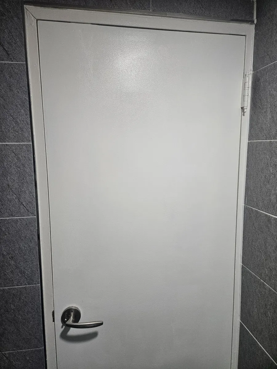 문틀 복원 후 사진