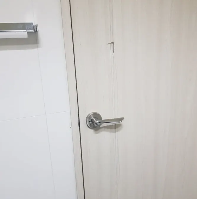문짝부분복원수리 복원 전 사진